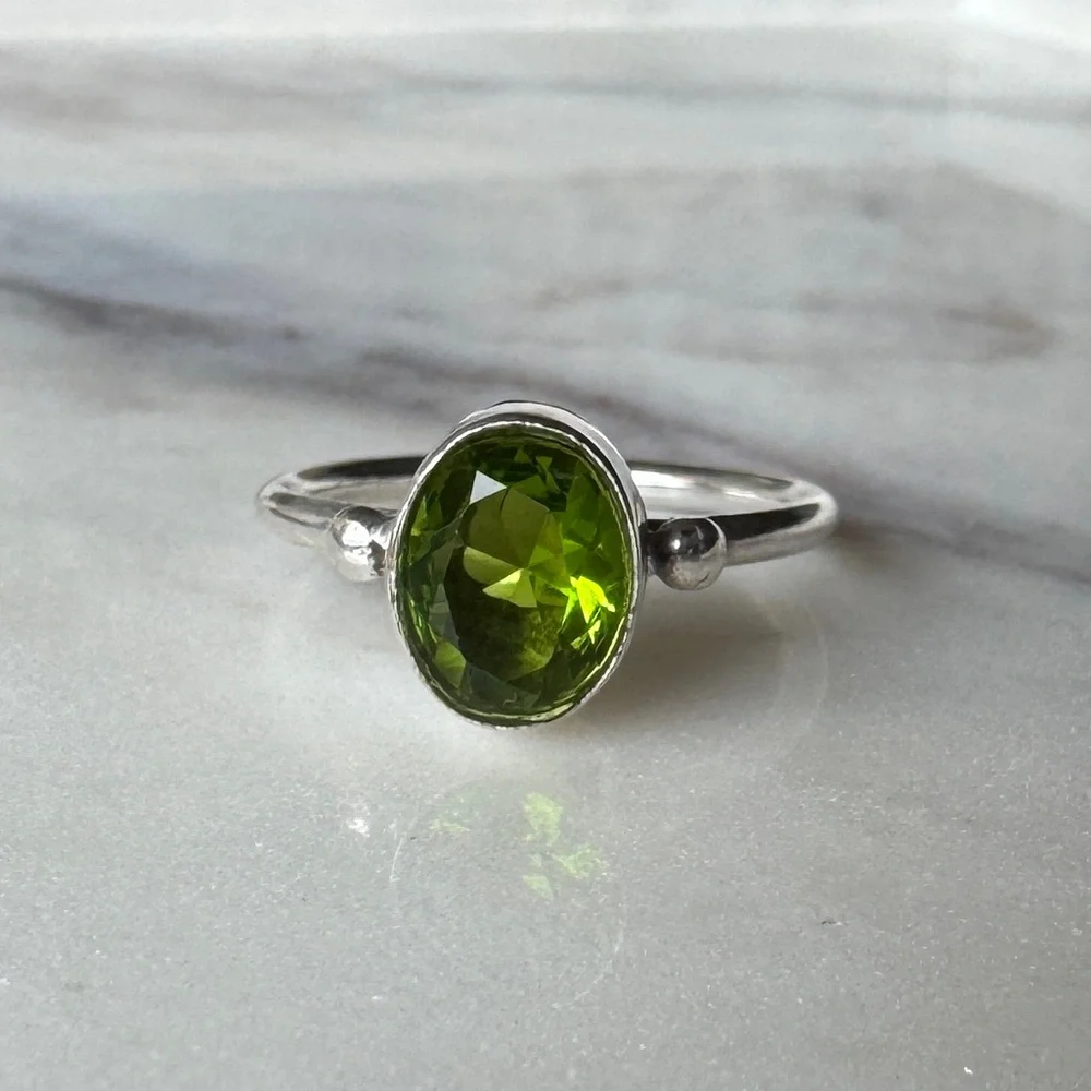 NWOT Sundance Jewel Ring, Peridot, Sterling Silver - Picture 3 of 6